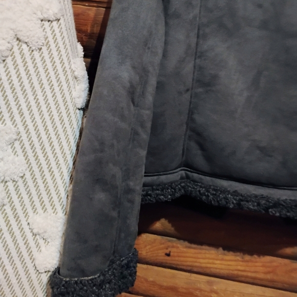 Chelsea & Violet Women's Gray Shearling Jacket XS Like New - Picture 8 of 12